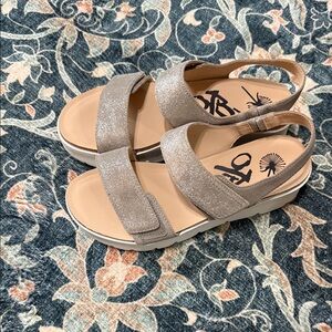 OTBT Women's Sandals in Shimmering Silver and Tan